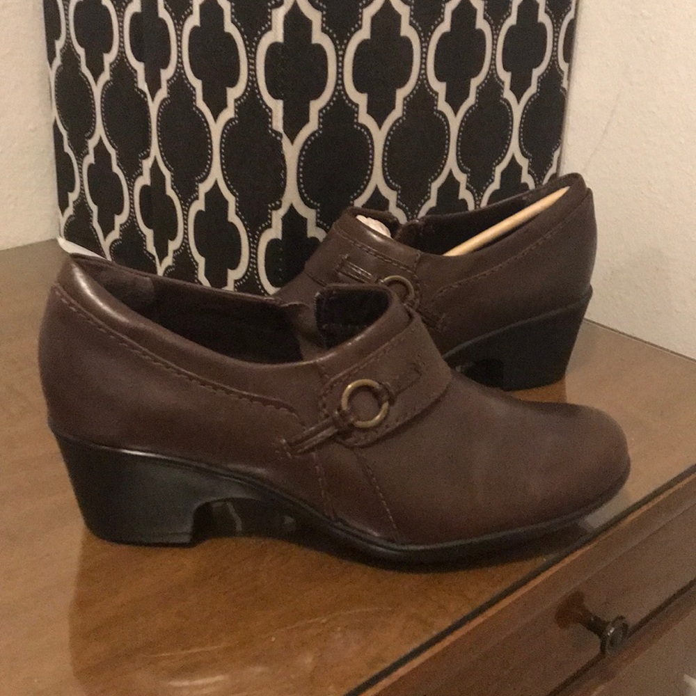 Brown Clark gennette curve shoes